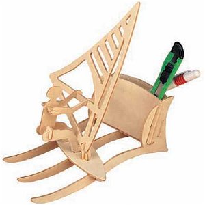 Woodcraft construction kit Woodcraft Dřevěné 3D puzzle stojánek na tužky surfing
