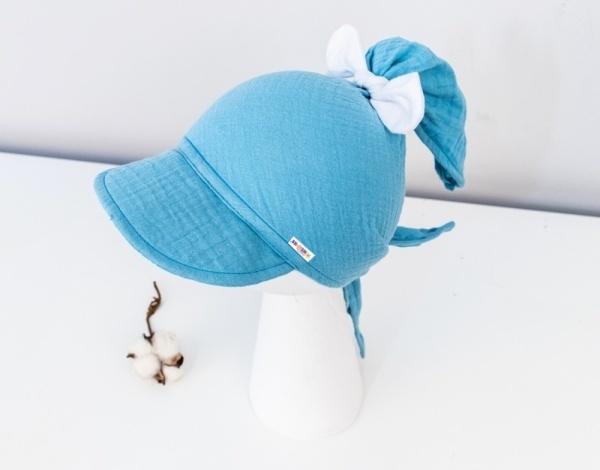 Baby Nellys Lehký mušelínový šátek s kšiltem na zavazování + mašle, modrý, 80-98 (9-36m)