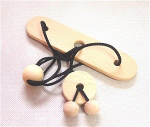 Česká dřevěná hračka Dřevěný hlavolam uzel na desce