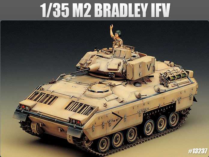Academy Model Kit tank 13237 - M2 BRADLEY IFV (1:35)