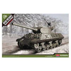 Academy Model Kit tank 13500 - M4A3 (76)W "Battle of Bulge" (1:35)