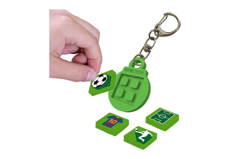 Přívěsek na klíče Pixie Crew fotbal 8cm + pixely na kartě