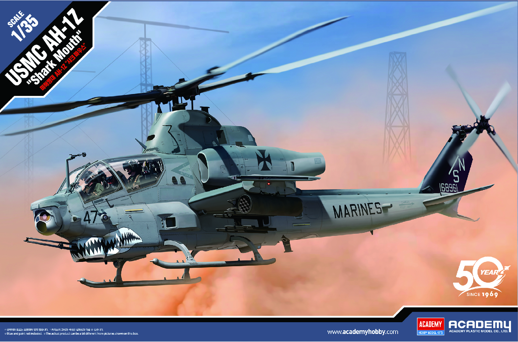 Academy Model Kit vrtulník 12127 - USMC AH-1Z "Shark Mouth" (1:35)