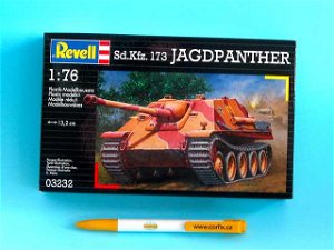Revell Plastic ModelKit tank 03232 - Jagdpanther (1:76)
