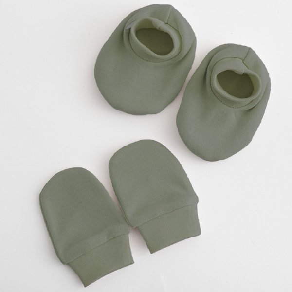 Kojenecký bavlněný set-capáčky a rukavičky New Baby Casually dressed zelená 0-6m, vel. 0-6 m, Zelená
