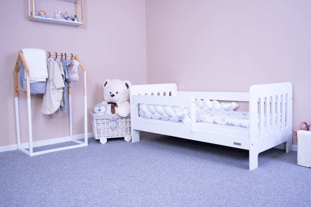 Dětská postel se zábranou New Baby ERIK 140x70 cm bílá Bílá