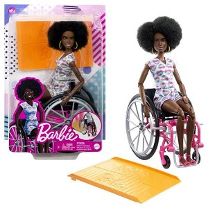 Barbie Modelka na invalidním vozíku v overalu se srdíčky