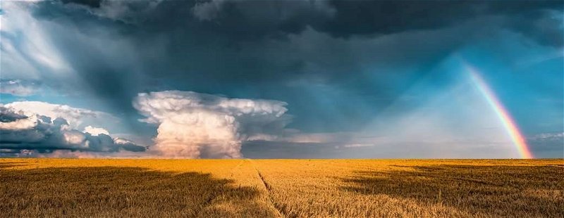 RAVENSBURGER Panoramatické puzzle Obloha před bouřkou 1000 dílků